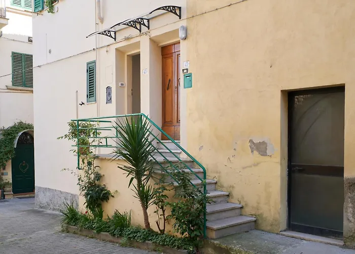 Cristina Tuscany * بودجيبونسي